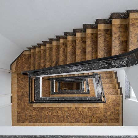 Nomad Apartments - Henin Шарлероа Екстериор снимка