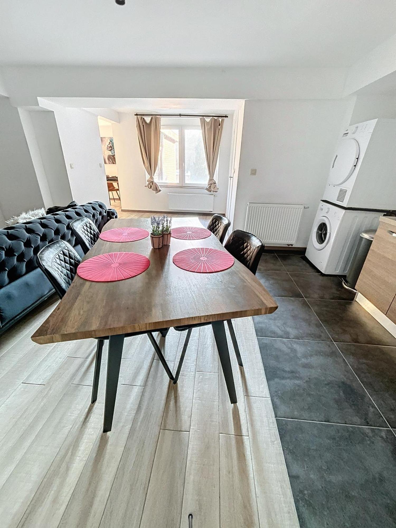 Nomad Apartments - Henin Шарлероа Стая снимка
