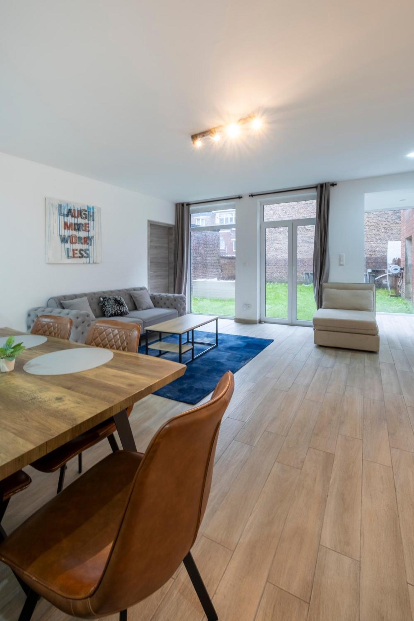 Nomad Apartments - Henin Шарлероа Стая снимка