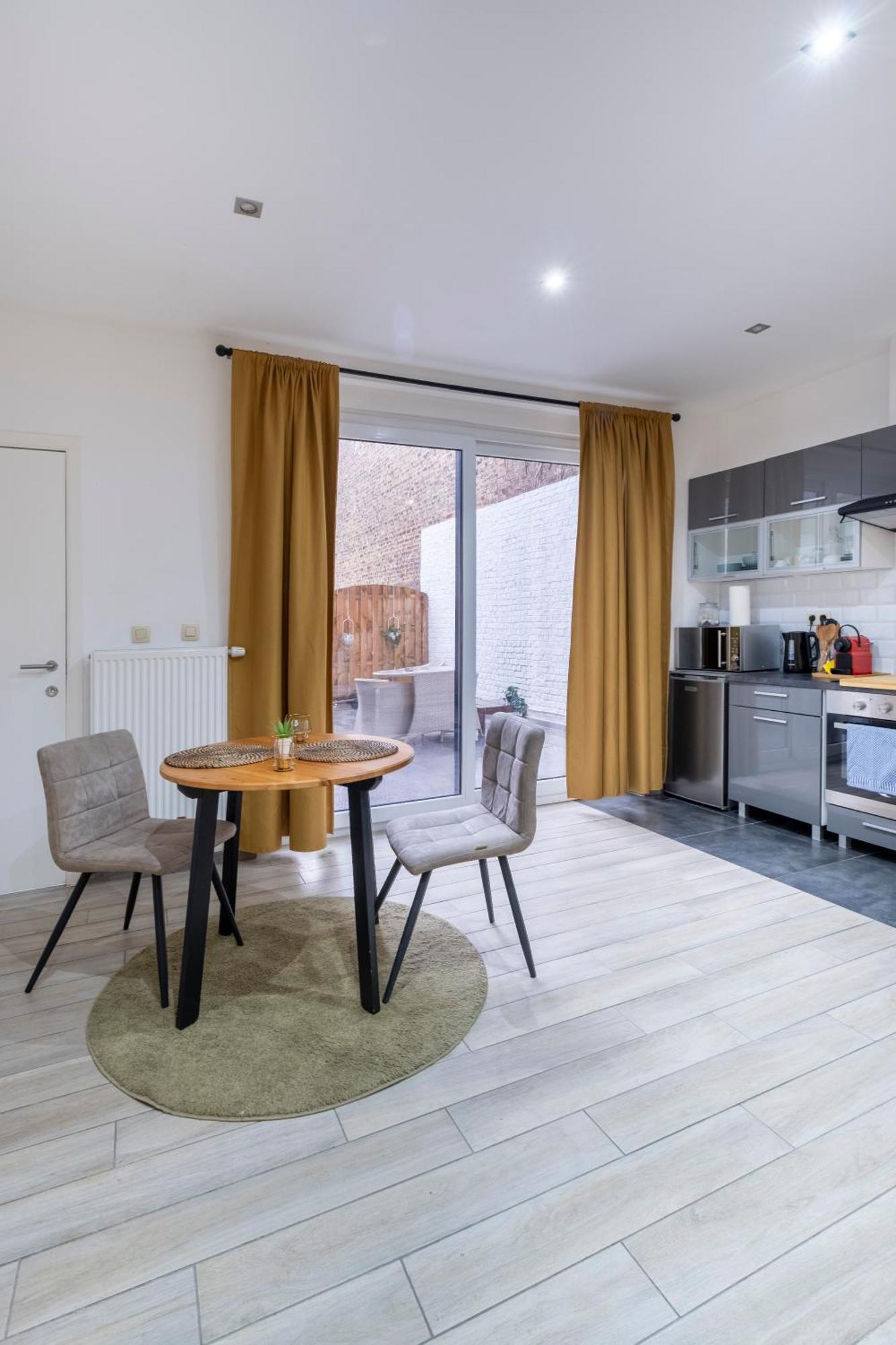 Nomad Apartments - Henin Шарлероа Стая снимка